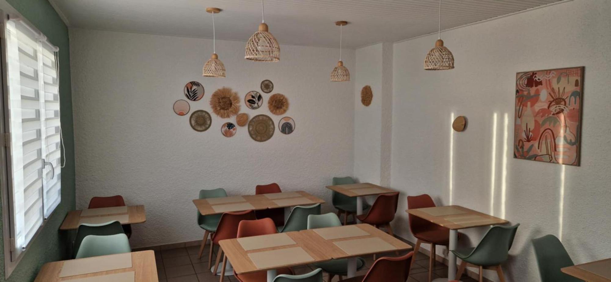Hotel Le Шалан Екстериор снимка