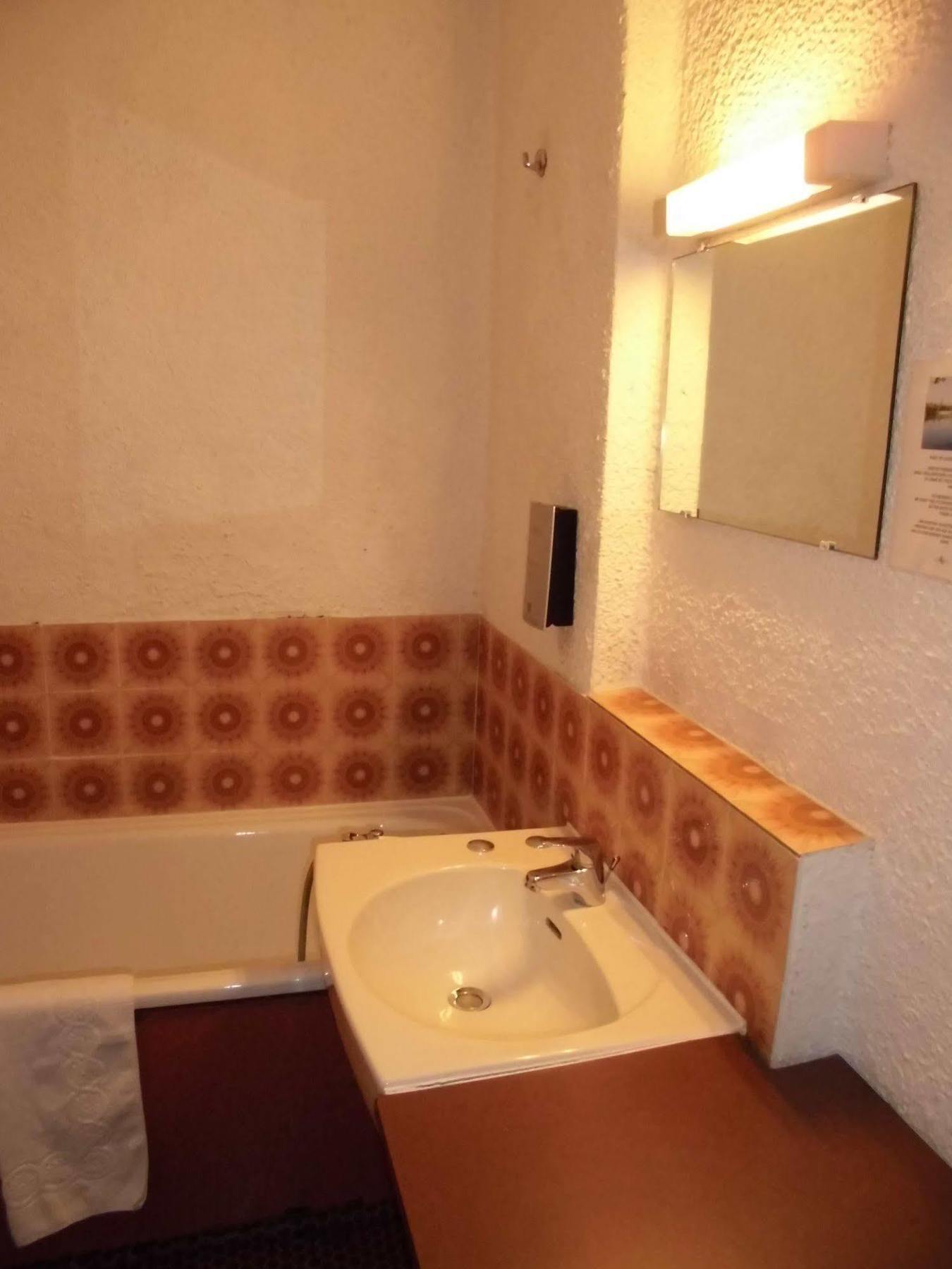 Hotel Le Шалан Екстериор снимка